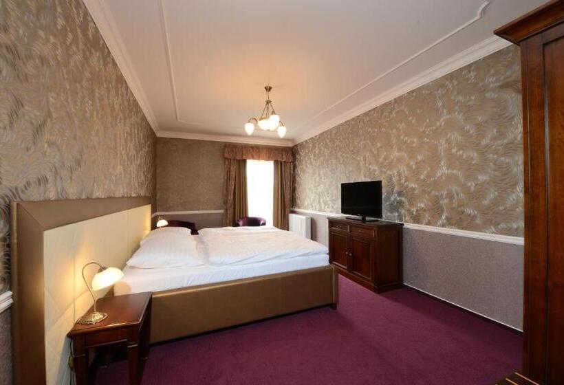 标准间, Gold Chotoviny