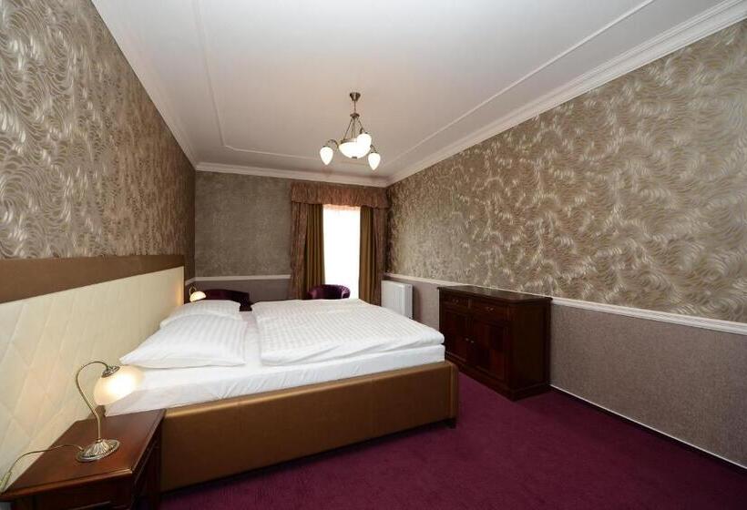 标准间, Gold Chotoviny