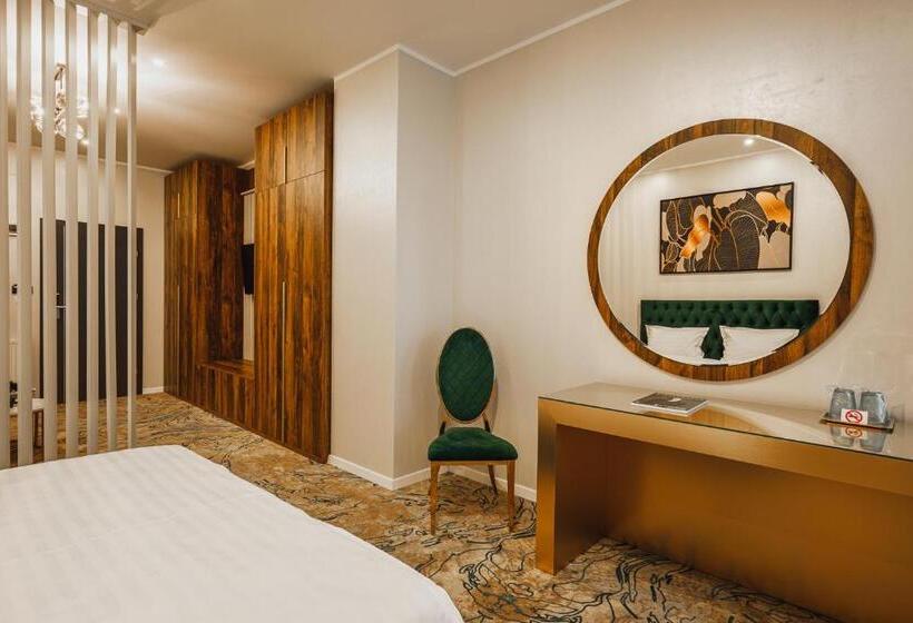 سوییت خانوادگی, Motel Andra