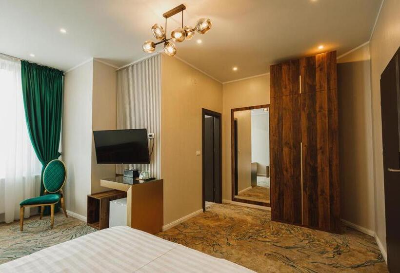 اتاق لوکس, Motel Andra