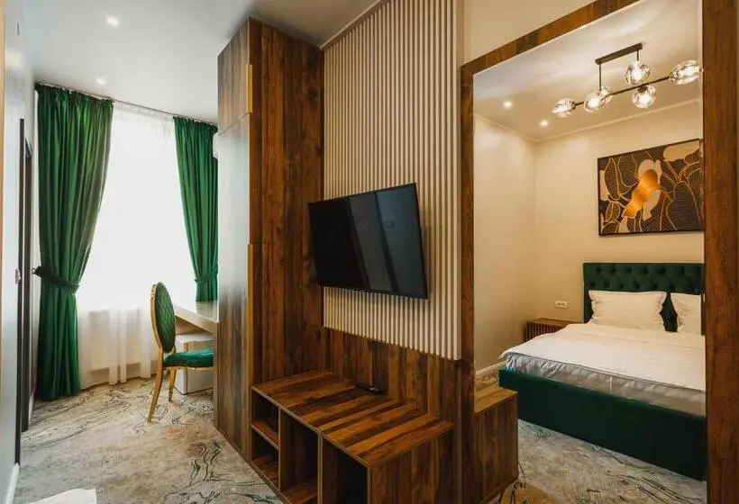 اتاق لوکس, Motel Andra
