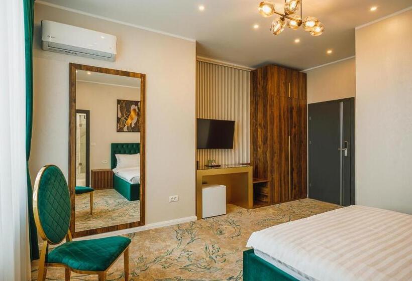 اتاق لوکس, Motel Andra