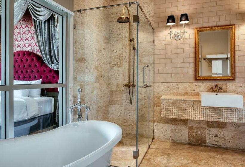 חדר דחוקס עם מיטת קינג, Mövenpick Resort Khao Yai