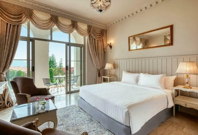 キングサイズベッドのデラックスルーム, Mövenpick Resort Khao Yai
