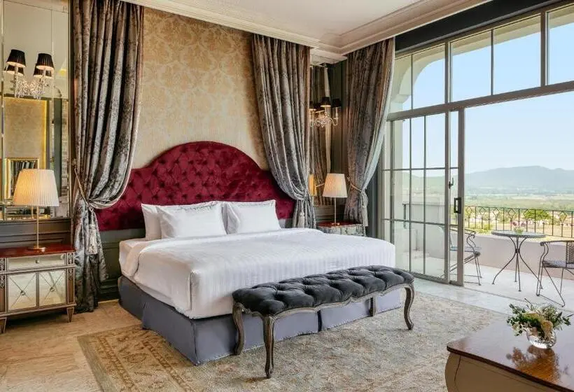キングサイズベッドのデラックスルーム, Mövenpick Resort Khao Yai