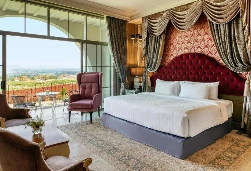 キングサイズベッドのデラックスルーム, Mövenpick Resort Khao Yai