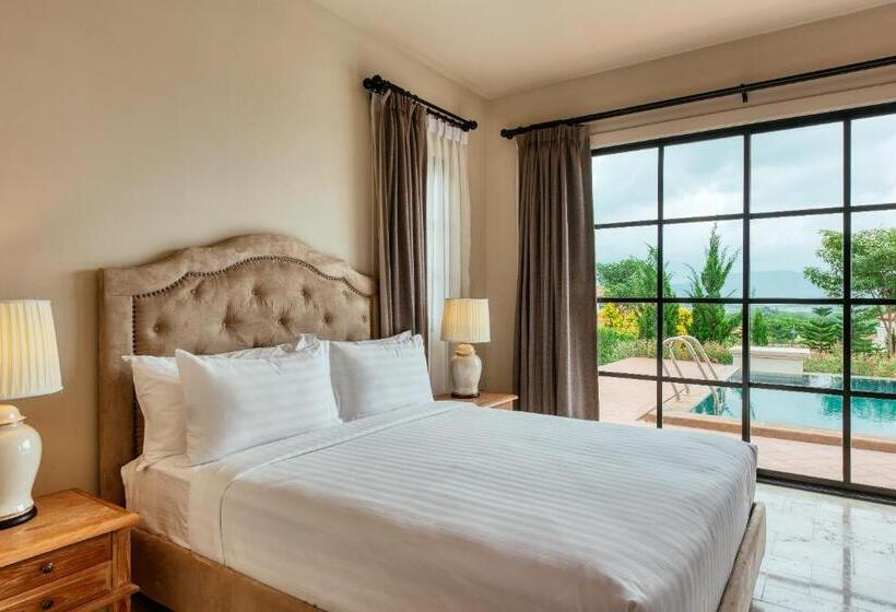 וילת 3 חדרי שינה עם בריכה, Mövenpick Resort Khao Yai