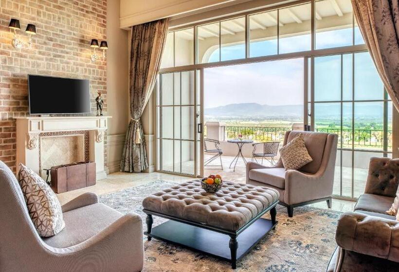 סוויטה, Mövenpick Resort Khao Yai