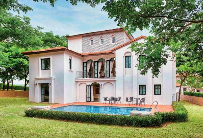 וילה עם חדר שינה אחד ובריכת שחיה, Mövenpick Resort Khao Yai