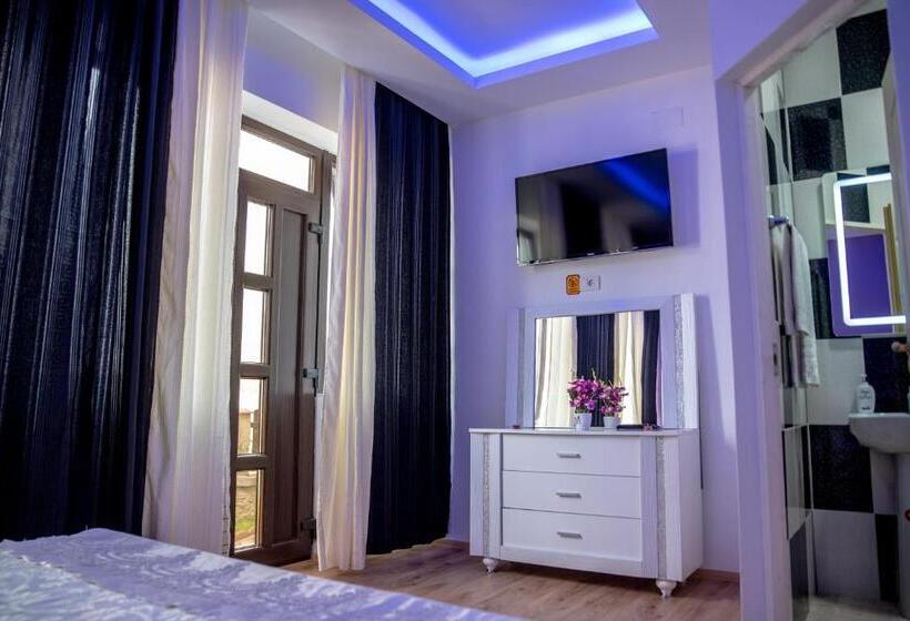 デラックスルーム, Casa Robi