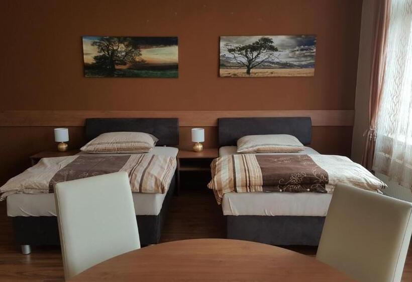 패밀리 스위트, Penzion 324