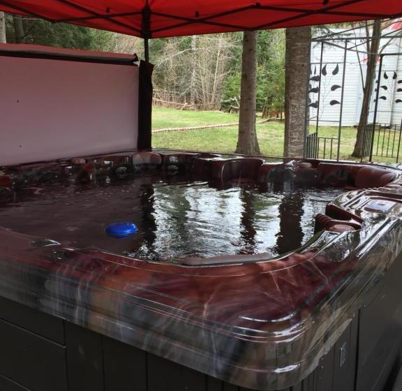 בקתת חדר, Camping Chalets Spas Pignons Rouges