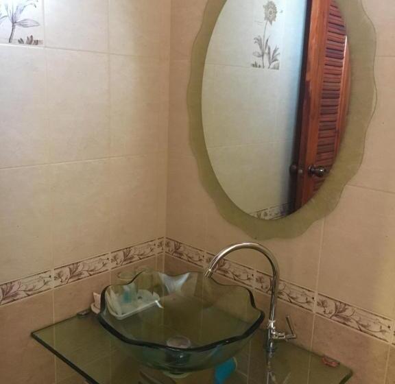 Quarto Superior, Chok Wasana Guest House