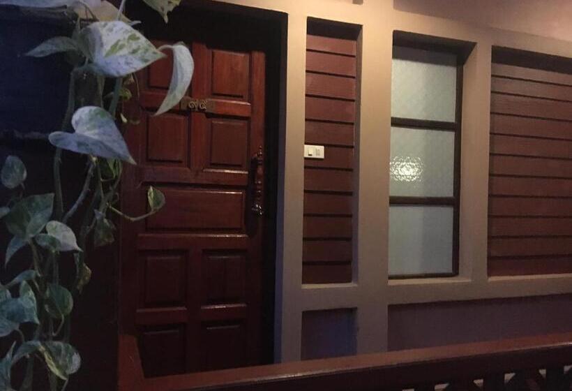 Бунгало Стандарт, Chok Wasana Guest House