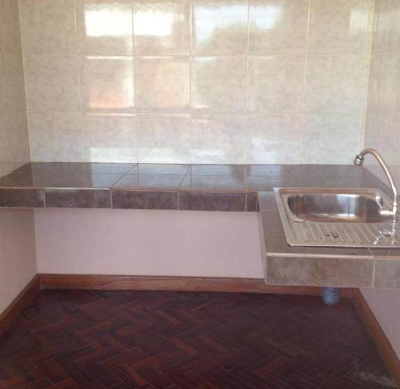 Quarto Superior, Chok Wasana Guest House