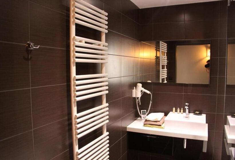 기본룸, La Porterie