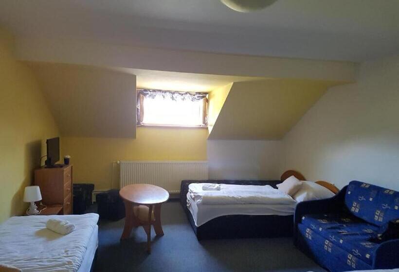 Négyágyas Standard Szoba, Franz