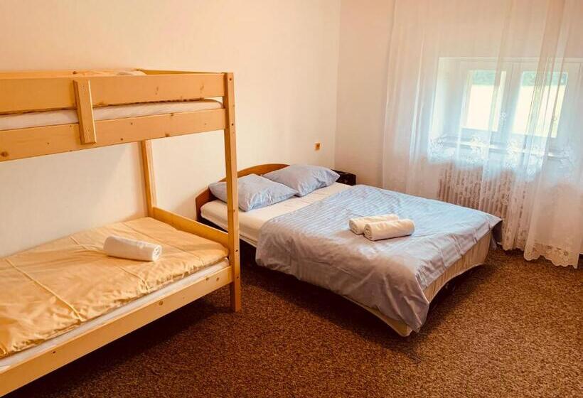 Családi Szoba Közös Fürdővel, Franz