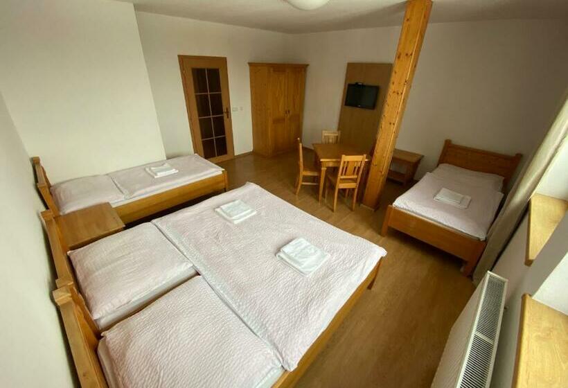 Négyágyas Standard Szoba, Zlatý Chlum