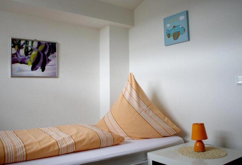 דירת חדר, Kastanienhof Apartment