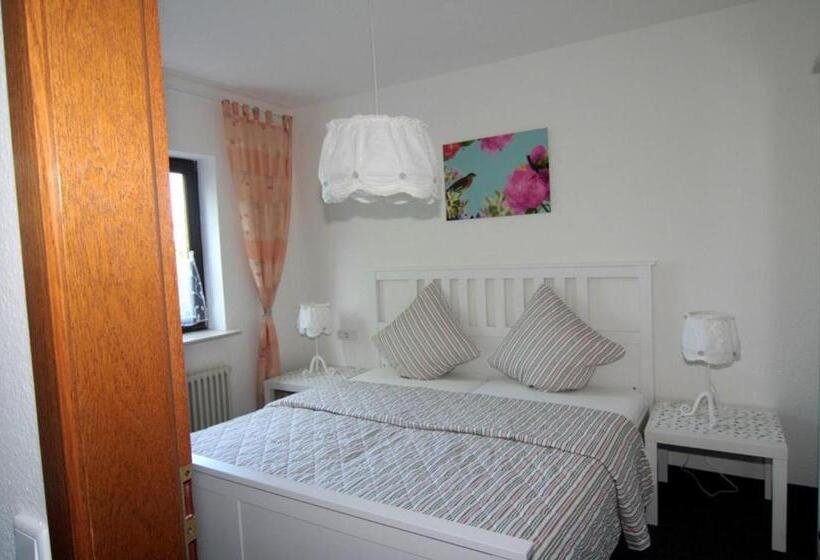 דירת חדר, Kastanienhof Apartment