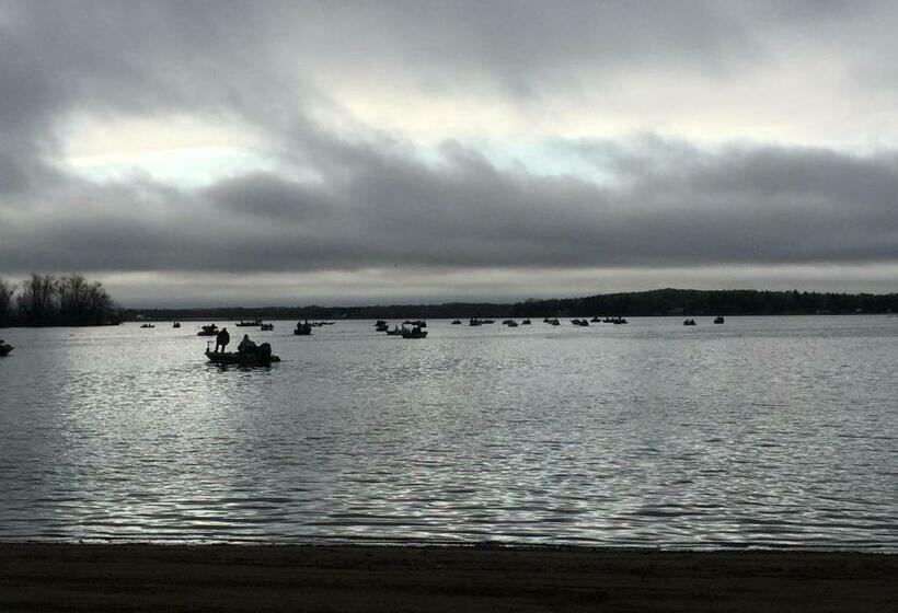 غرفه قياسيه سريرين مزدوجين, Park Place Motel & Suites