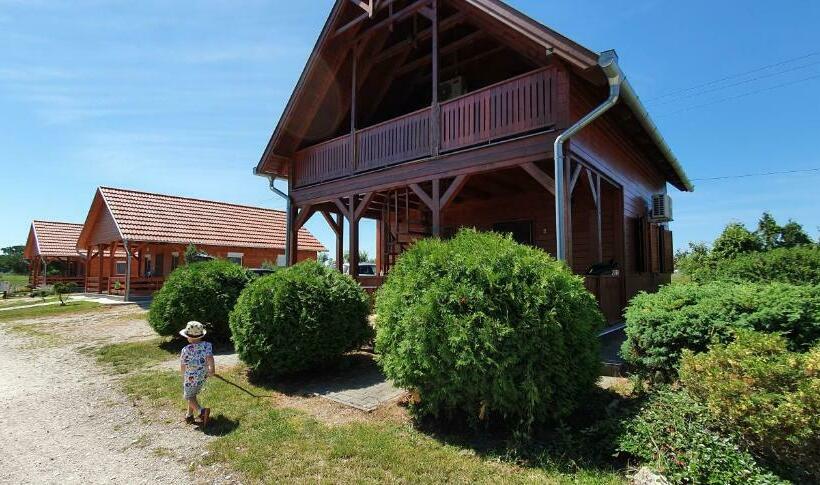 ３ベッドルームスタンダードバンガロー, Sárberki Horgásztó