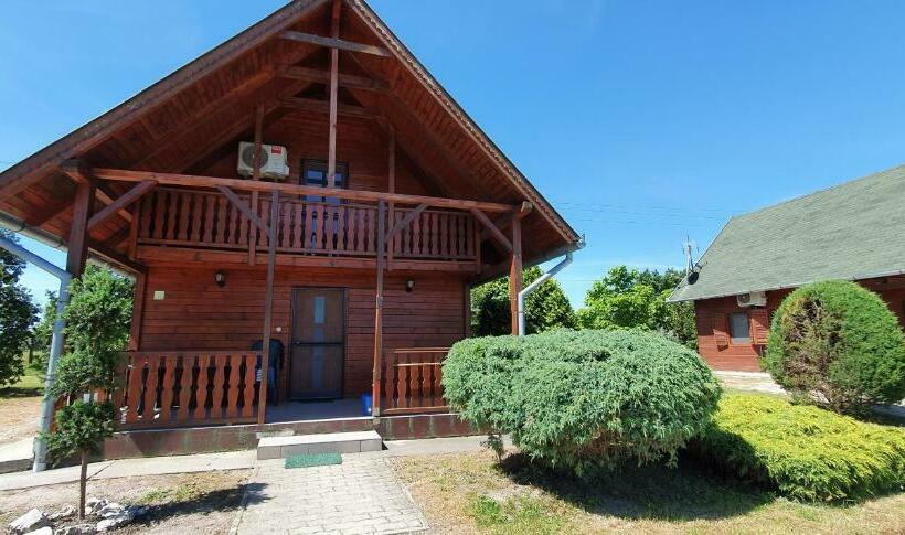 ３ベッドルームスタンダードバンガロー, Sárberki Horgásztó