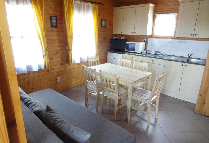 ３ベッドルームスタンダードバンガロー, Sárberki Horgásztó