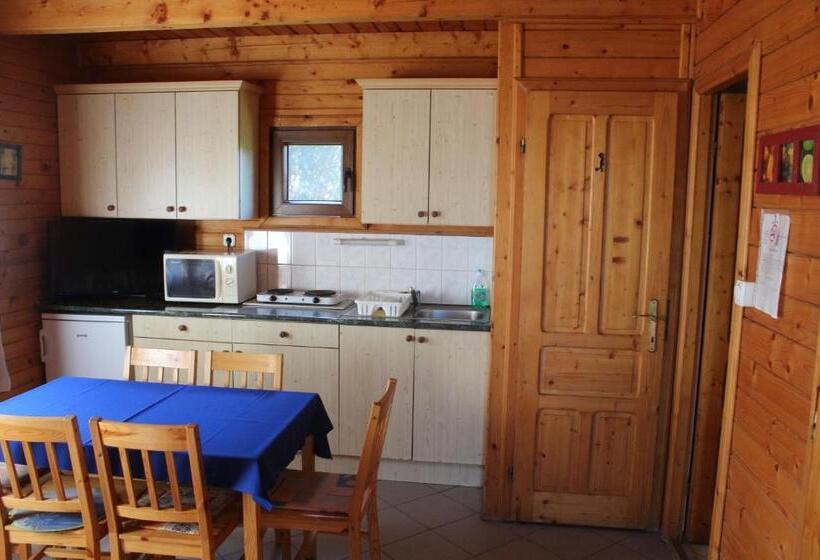 ３ベッドルームスタンダードバンガロー, Sárberki Horgásztó