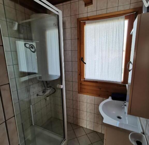 ３ベッドルームスタンダードバンガロー, Sárberki Horgásztó