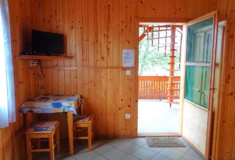 テラス付きスタンダードワンルーム, Sárberki Horgásztó