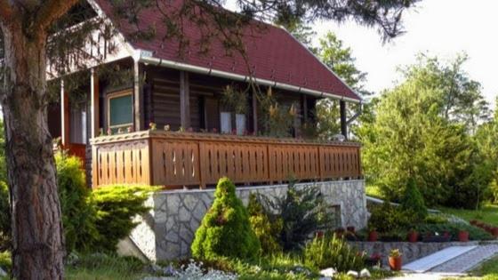 バルコニー付スタンダードバンガロー, Sárberki Horgásztó