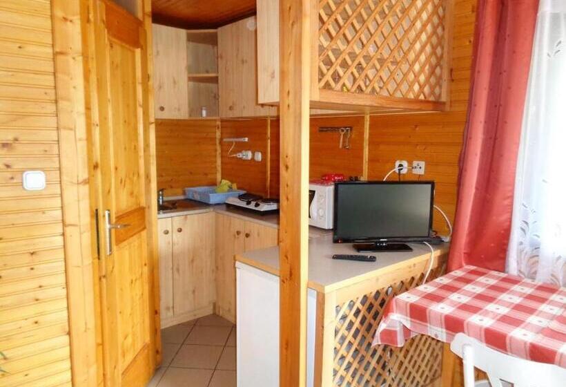 バルコニー付スタンダードバンガロー, Sárberki Horgásztó