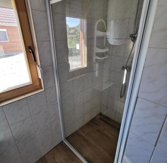 デラックスバンガロー, Sárberki Horgásztó