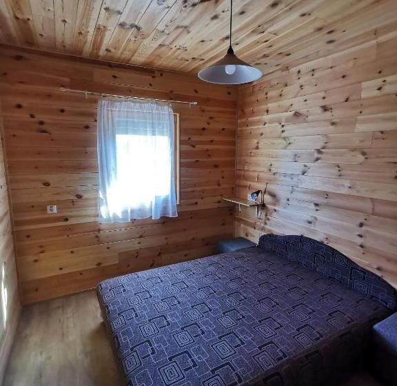 デラックスバンガロー, Sárberki Horgásztó