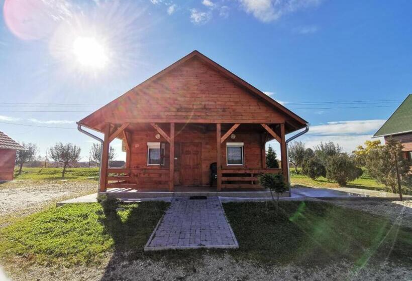 デラックスバンガロー, Sárberki Horgásztó