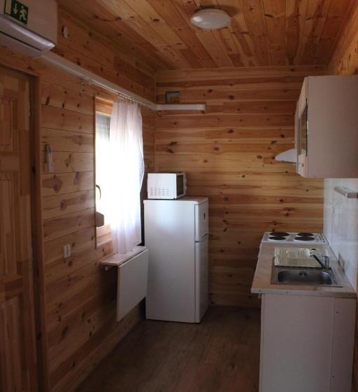 デラックスバンガロー, Sárberki Horgásztó