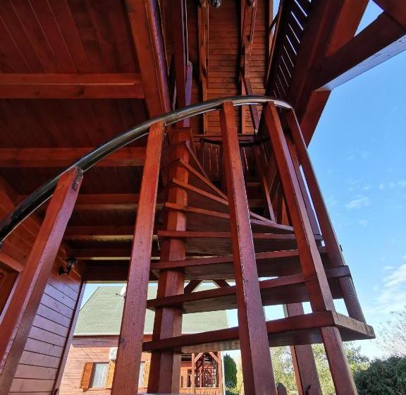 バルコニー付き１ベッドルームアパートメント, Sárberki Horgásztó