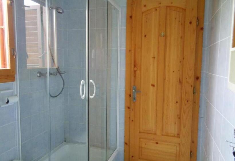 バルコニー付き１ベッドルームアパートメント, Sárberki Horgásztó