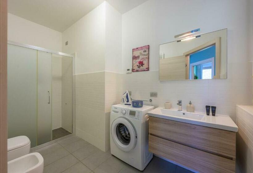 شقة 4 غرف, Bellagio Village  4 Apartments By The Lake   Seasonal Warm Pool And Sauna