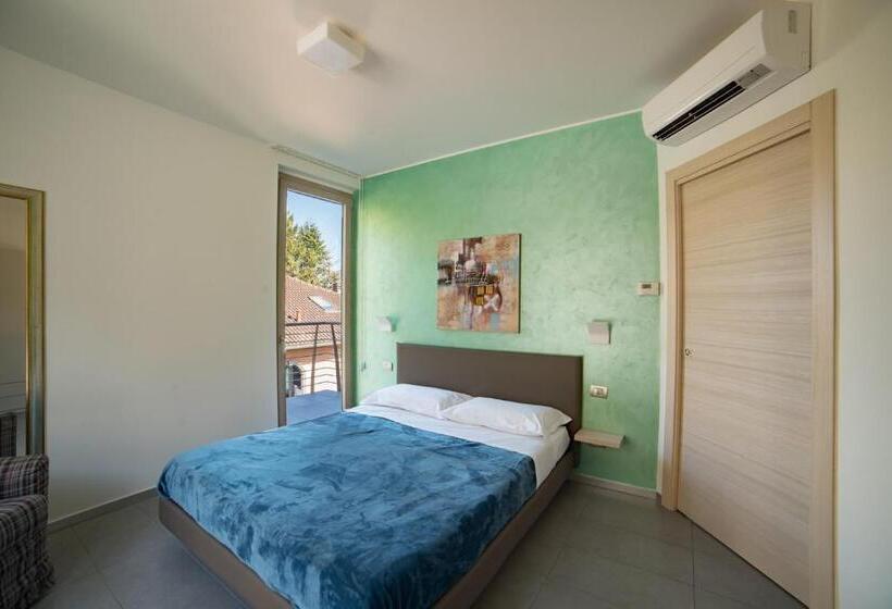 带4个卧室的公寓, Bellagio Village  4 Apartments By The Lake   Seasonal Warm Pool And Sauna