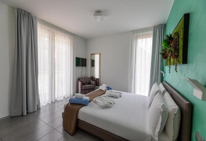 ４ベッドルームアパートメント, Bellagio Village  4 Apartments By The Lake   Seasonal Warm Pool And Sauna