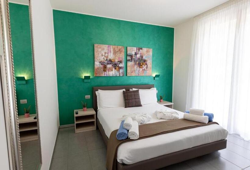 Апартаменты Deluxe 3 Спальни, Bellagio Village  4 Apartments By The Lake   Seasonal Warm Pool And Sauna
