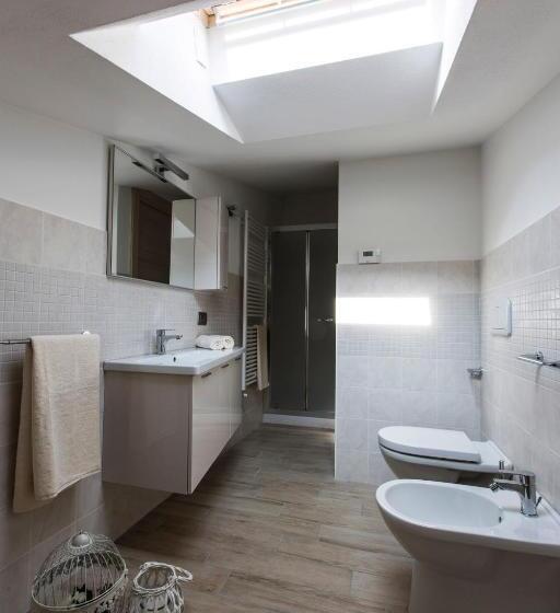 شقة ديلوكس 3 غرف نوم, Bellagio Village  4 Apartments By The Lake   Seasonal Warm Pool And Sauna