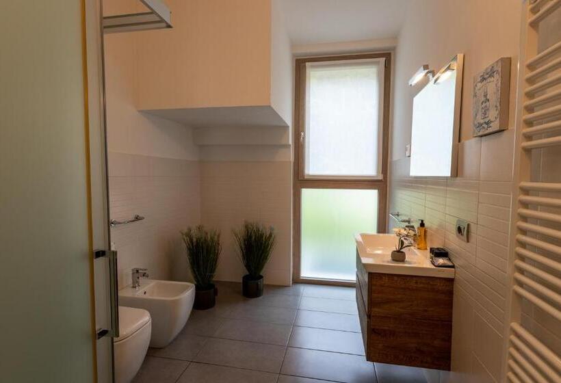 带2个卧室的公寓, Bellagio Village  4 Apartments By The Lake   Seasonal Warm Pool And Sauna