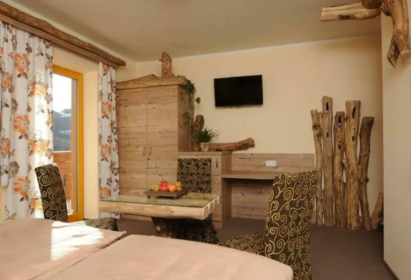 Classic room with balcony, Höhenstein