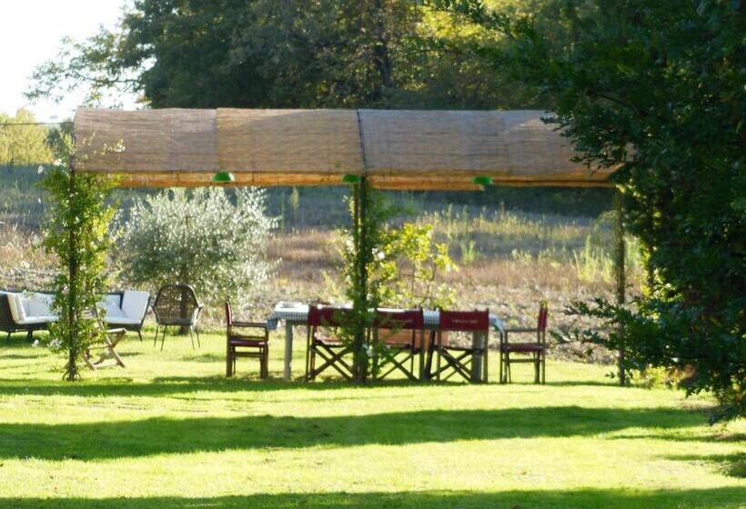 דירת שני חדרים, La Fontaiola