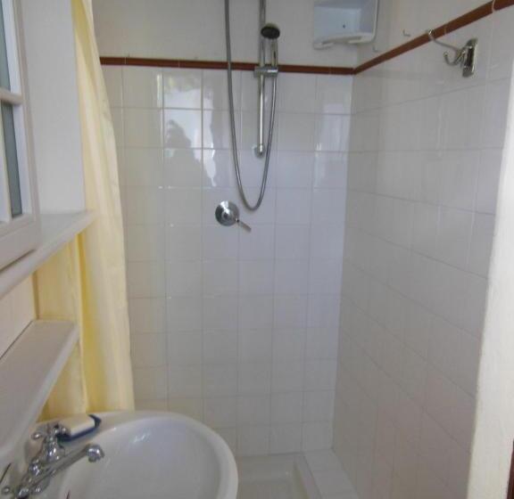 דירת חדר, La Fontaiola