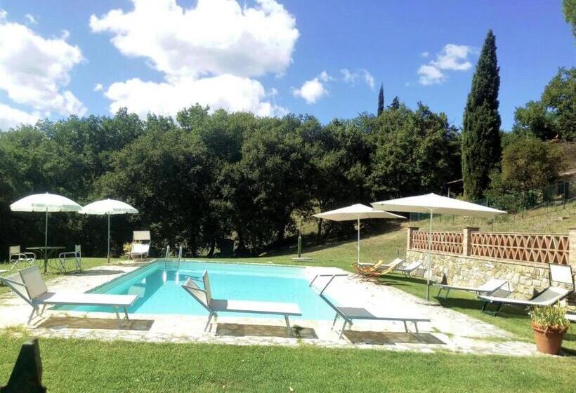 דירת חדר סופריור, La Fontaiola